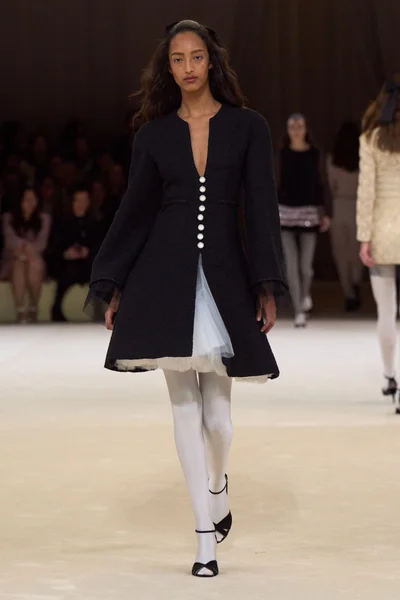 Look 18